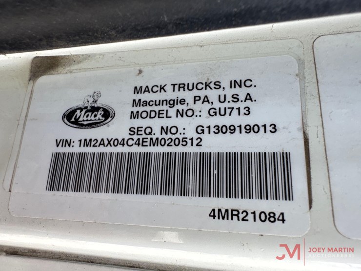 2014-mack-granite-gu713-image-45