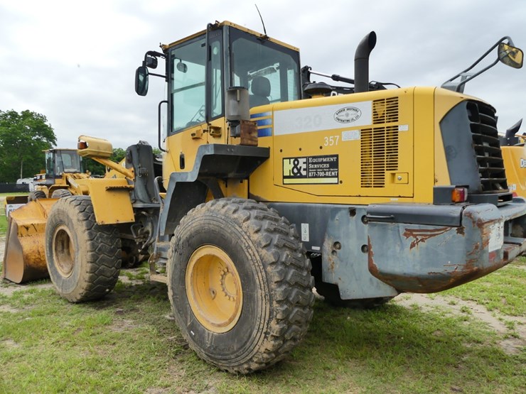 komatsu-wa320-image-4