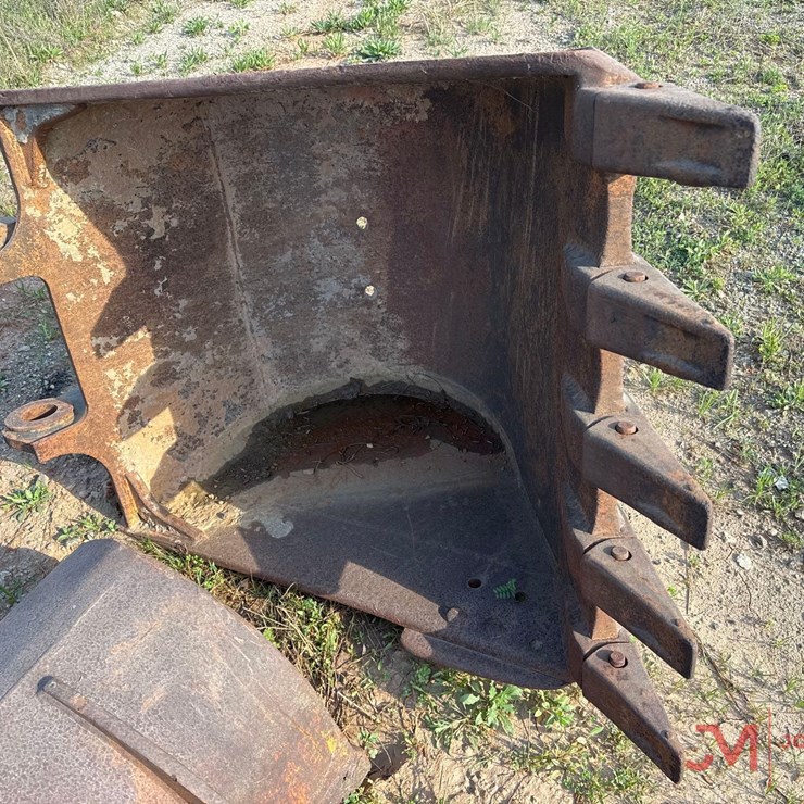 41" EXCAVATOR TOOTH BUCKET, 82MM PIN HOLE