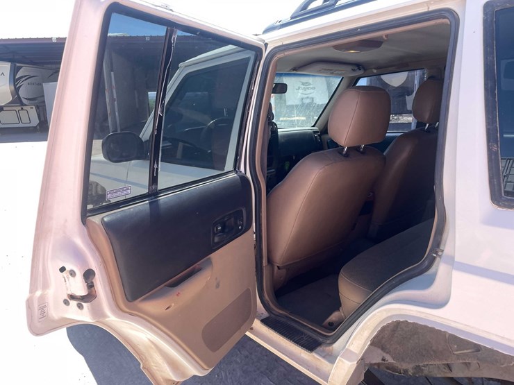 #152-•-2000-jeep-4x4-(has-tx-rebuilt-salvage-title)-image-54