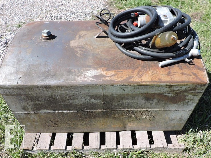 transfer-tank-w/12-volt-pump,-approximately-130-ga-image-1