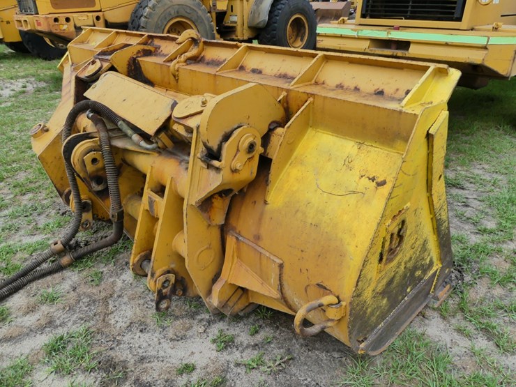 caterpillar-938f-image-4