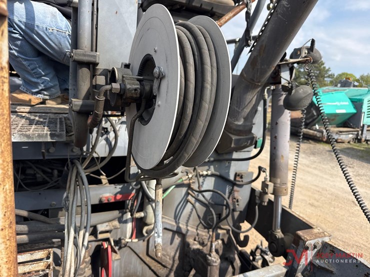 vogele-vision-5200-2-tracked-asphalt-paver-image-20