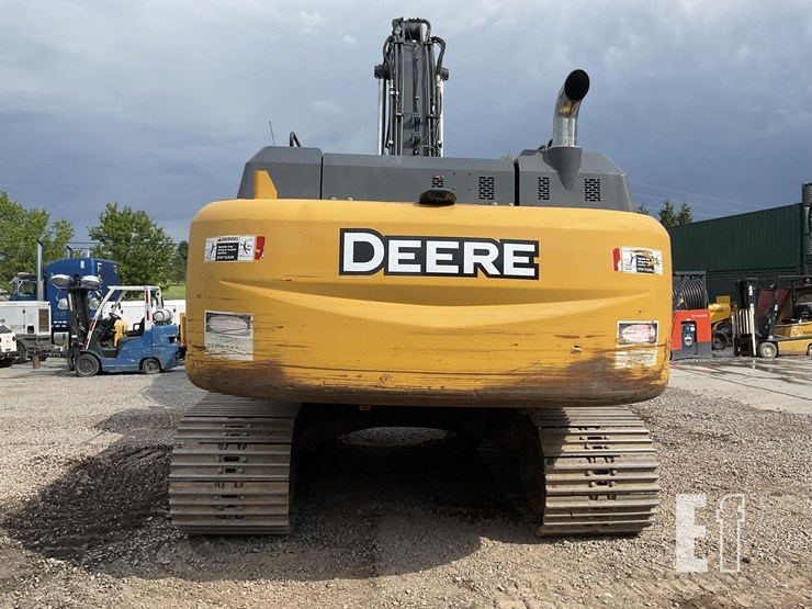 2015-deere-350g-lc-image-3
