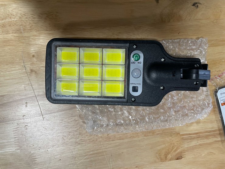 #2565-•-sensor-street-style-street-lamp-(cw)-image-2