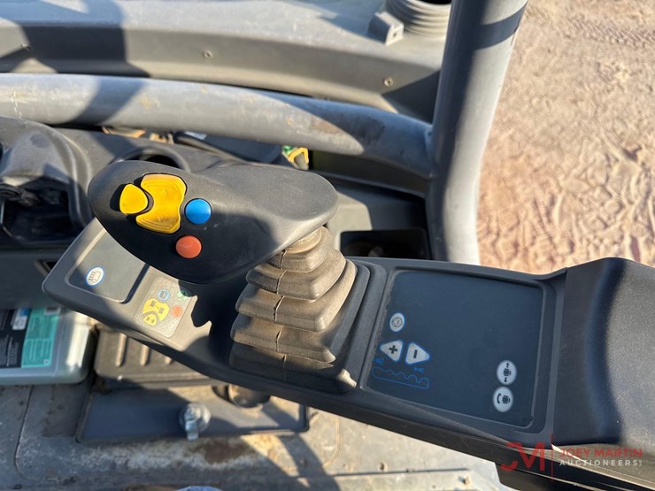 2019-hamm-hd+120i-double-drum-roller-image-22