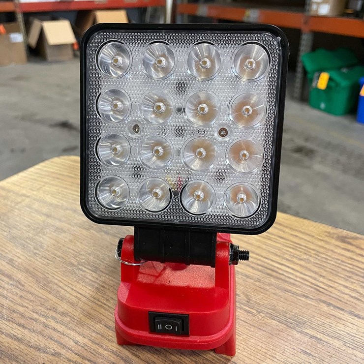 #2532 • Milwaukee Compatible 18 V Cordless LED Worklight (PR13)