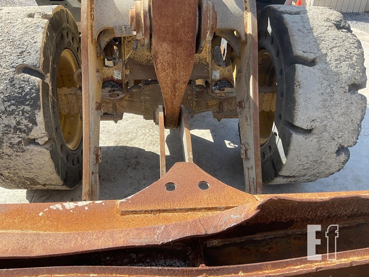 2023-caterpillar-914-image-10