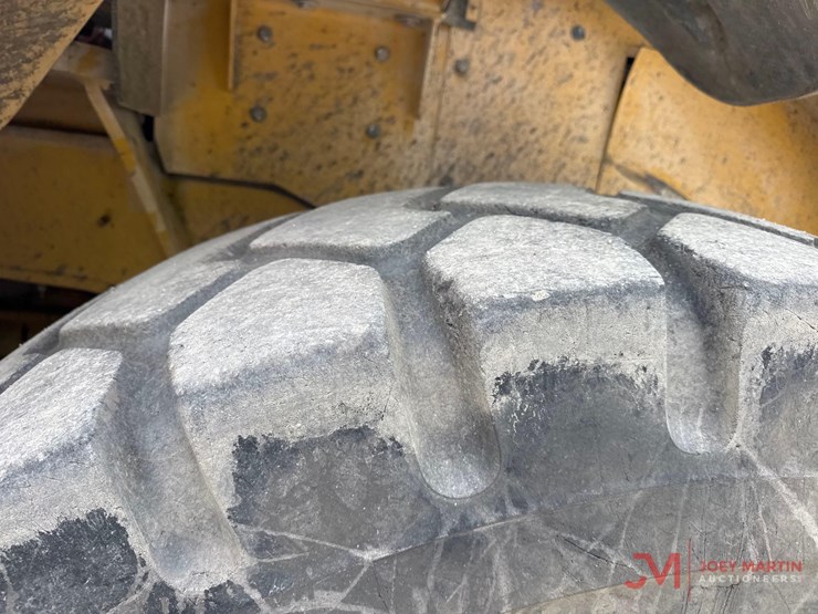 2013-caterpillar-950k-image-16