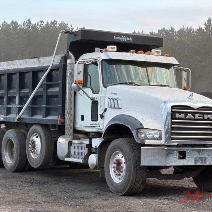 2017 MACK GU713 GRANTIE TRI AXLE DUMP TRUCK