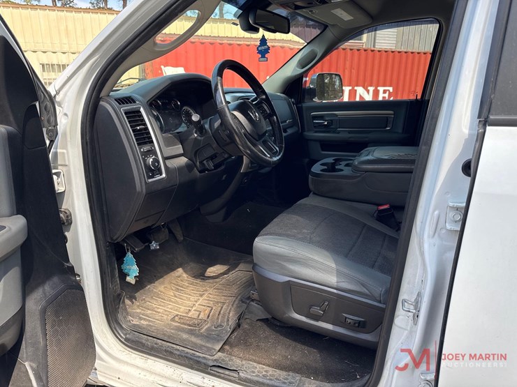 2018-dodge-2500-image-16