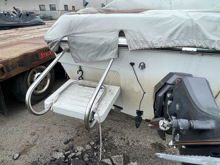 #1489-•-1991-17'-renker-fiberglass-boat-(has-wi-title)-image-26