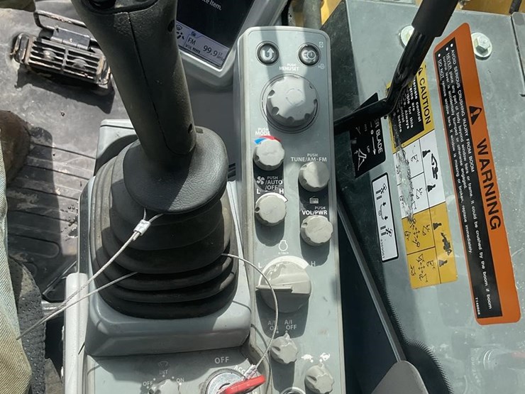 2023-deere-85g-image-16