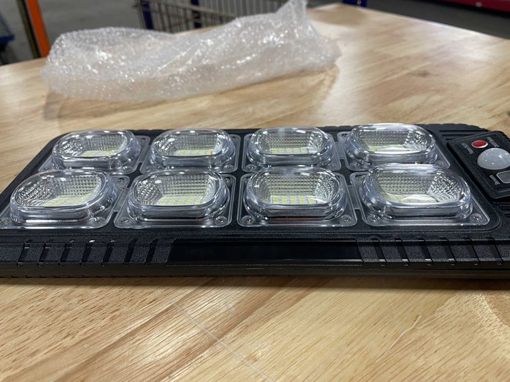 #2566-•-large-led-sensor-style-street-lamp-(cw)-image-8