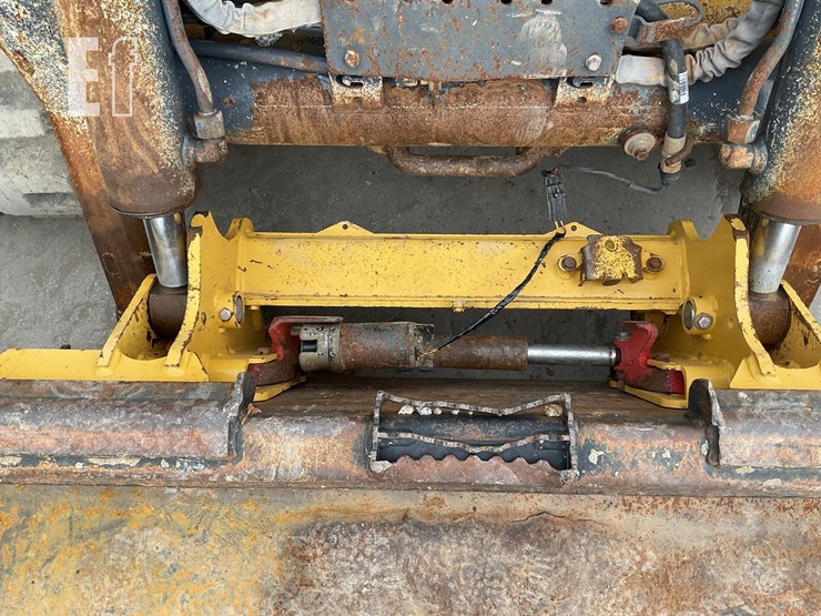2020-deere-333g-image-12