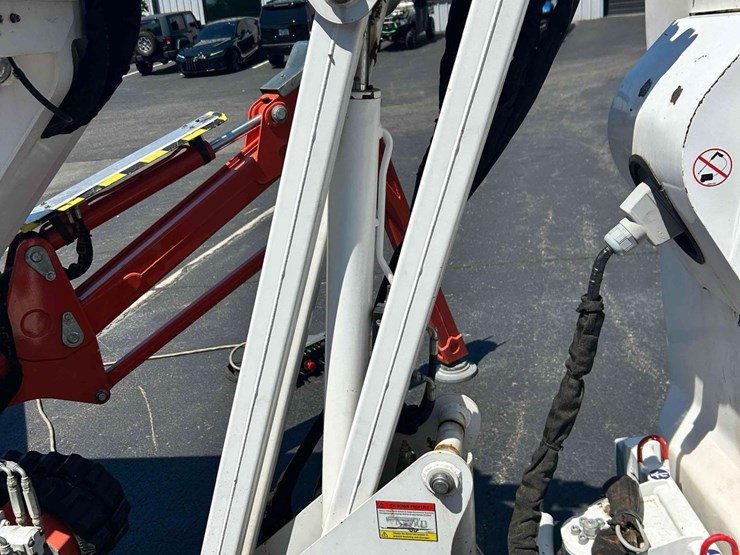 2021-easy-lift-r210-image-10