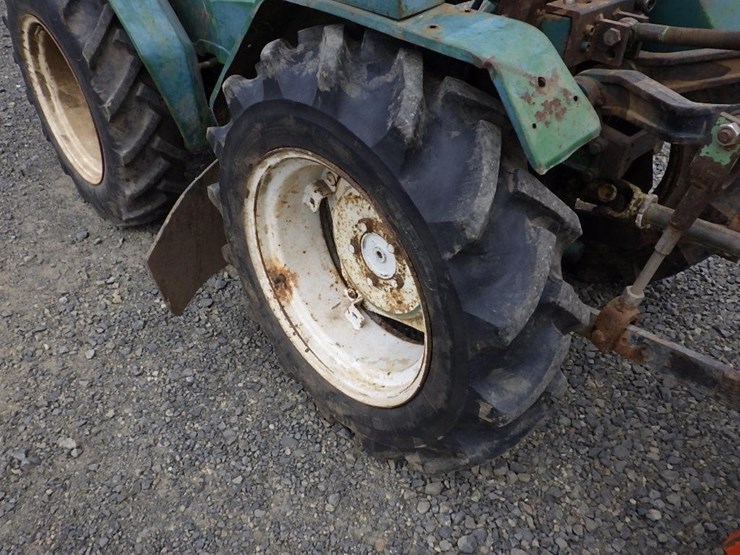ferrari-85-tractor-image-21