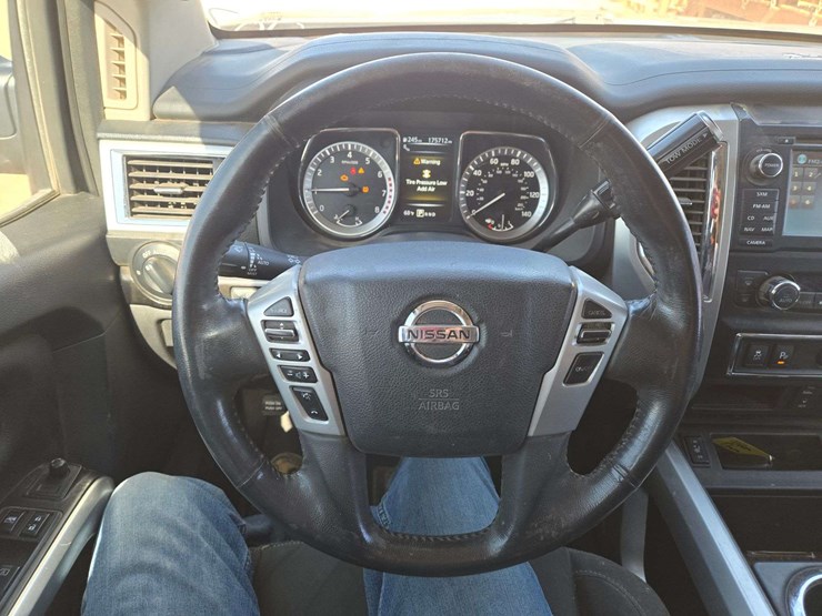2017-nissan-titan-image-18