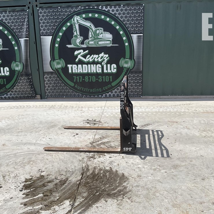 2018 DIRT DOG PALLET FORKS