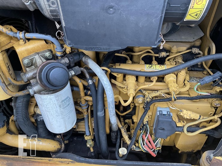 2010-caterpillar-d5k-lgp-image-17