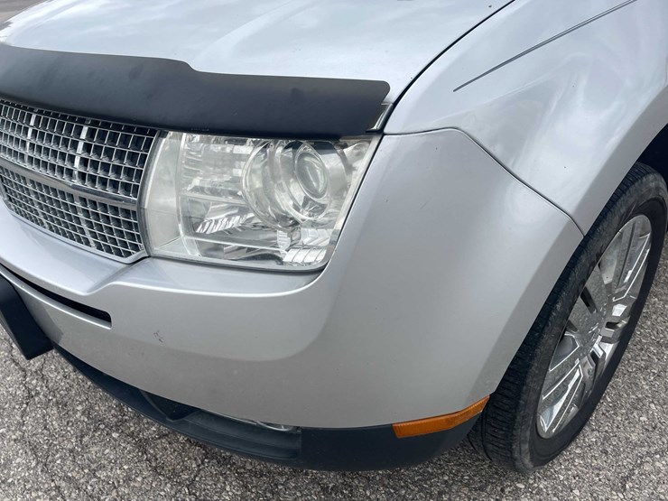 2010-lincoln-mkx-image-10