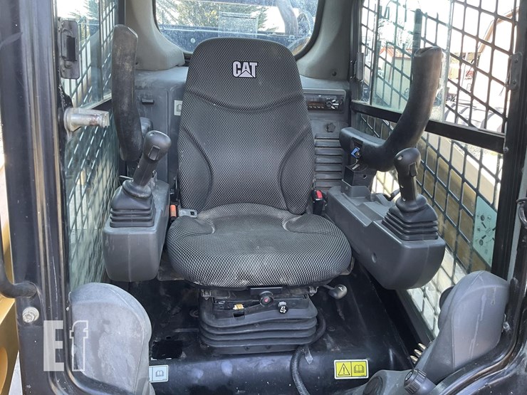2021-caterpillar-299d3-image-14