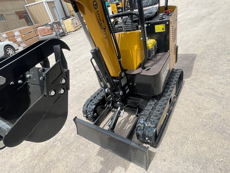 #3003-•-unused-2026-cfg-mini-excavator-image-11