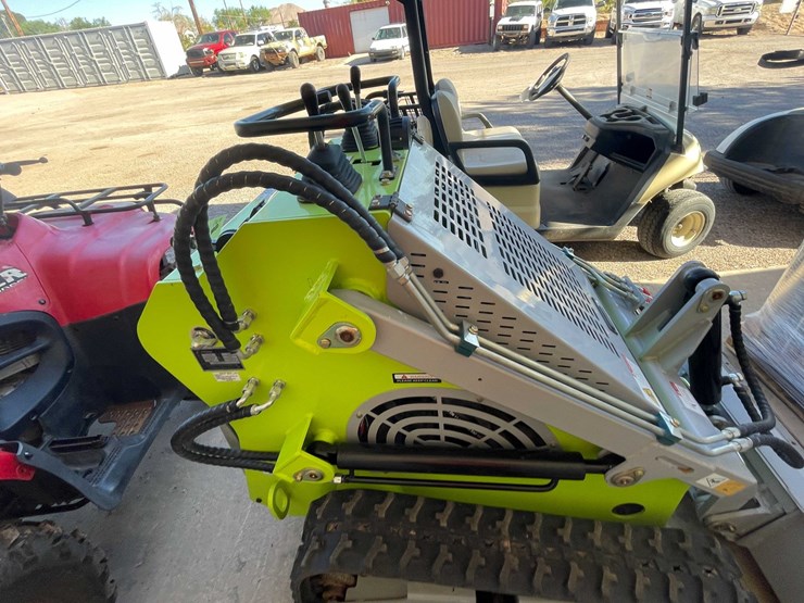 #251-•-mini-skid-steer-image-8