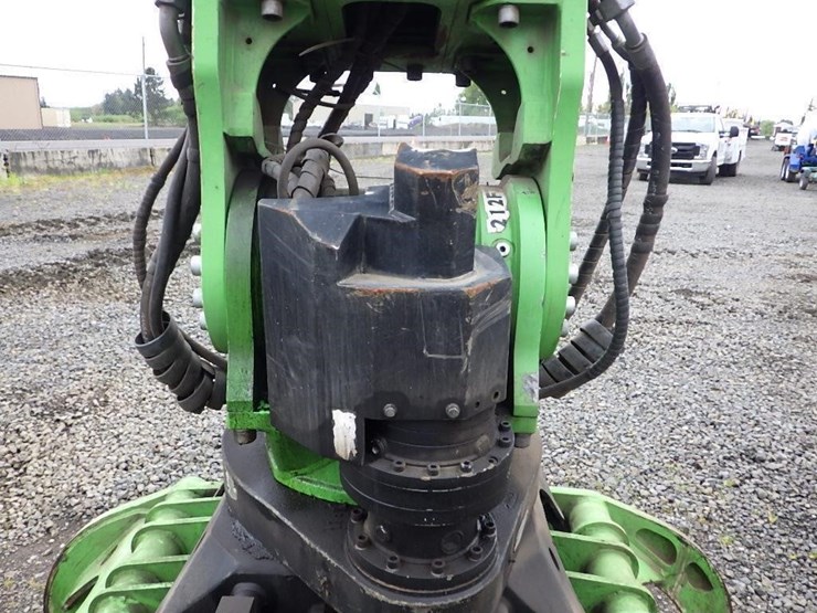 sennebogen-738e-tree-handler-image-40