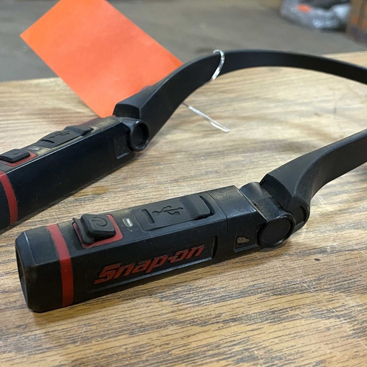 #2538 • Snap-on Neck flashlight (PR13)