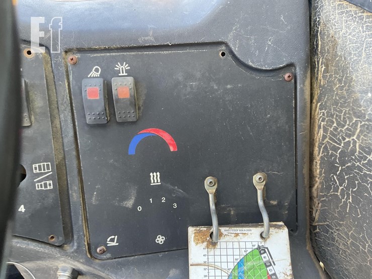 2013-caterpillar-tl943c-image-12