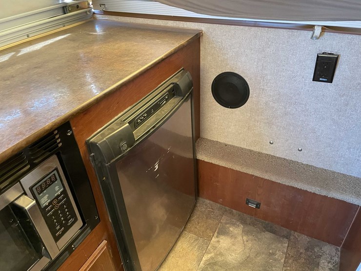 #171-•-2015-rockwood-hw-camper-(has-tx-title)-image-47