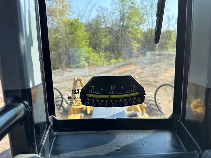 2019-caterpillar-120-image-37