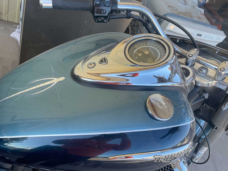 #173-•-2009-triumph-rocket-iii-motorcycle-(has-tx-title)-image-9