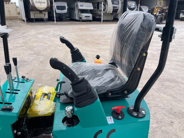 #3004-•-unused-2026-cfg-mini-excavator-image-17
