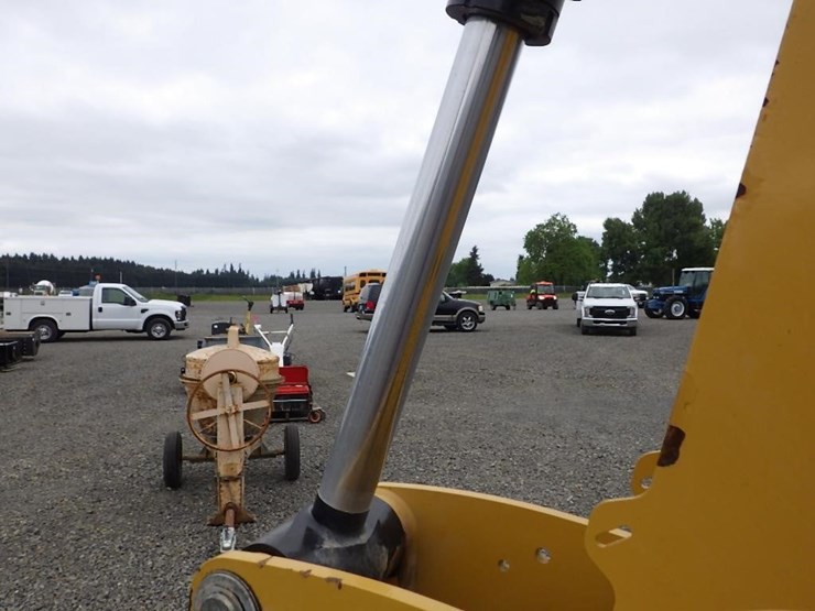 2023-caterpillar-420-xe-image-14