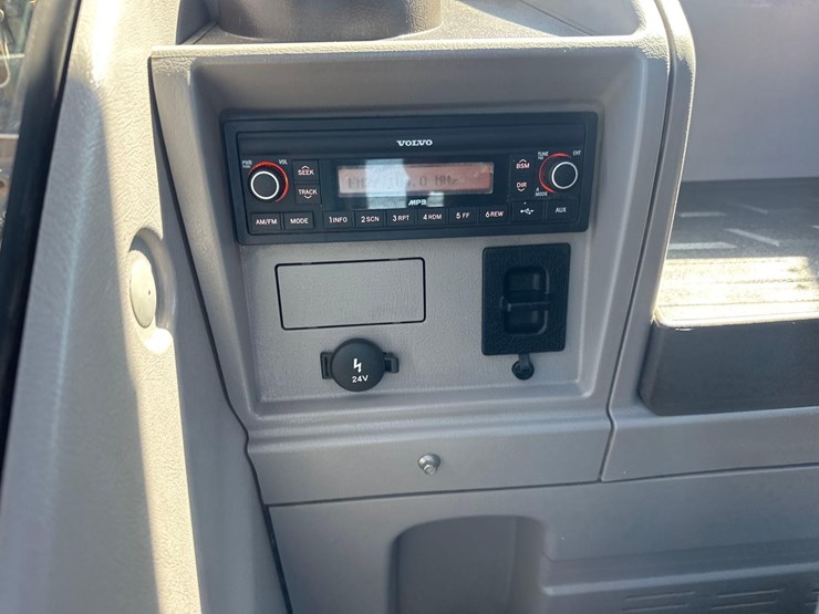 2021-volvo-ec140el-image-36