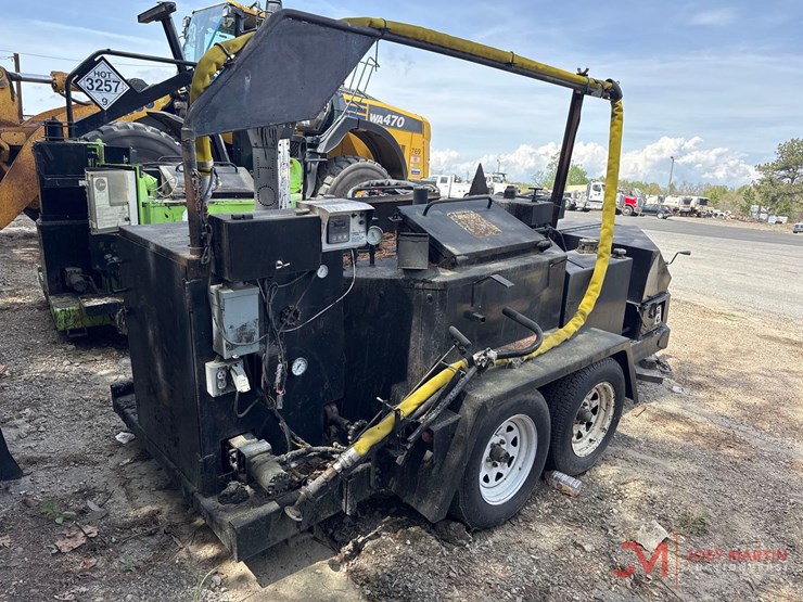 2002-garlock/cimline-trailer-crackfill-machine-image-3