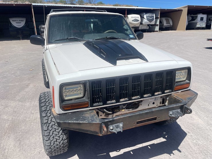 #152-•-2000-jeep-4x4-(has-tx-rebuilt-salvage-title)-image-18