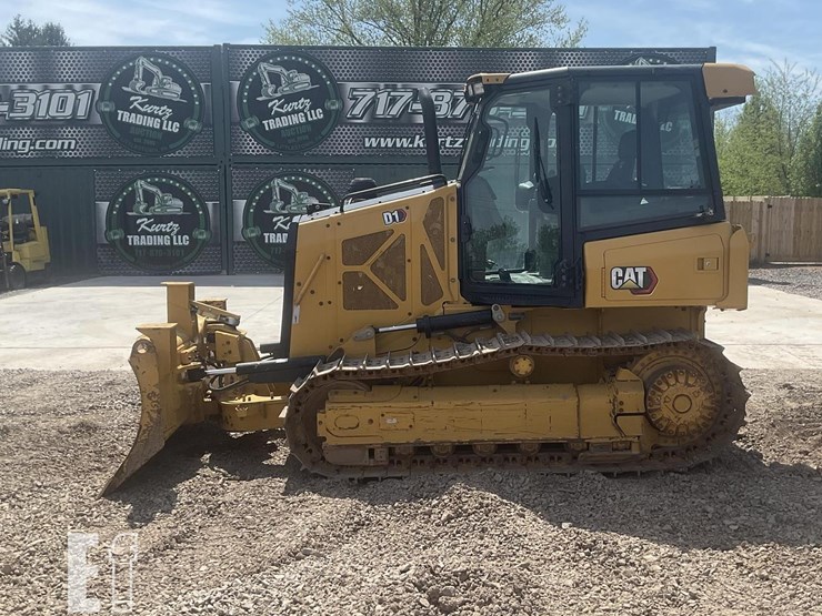 2022-caterpillar-d1-image-1