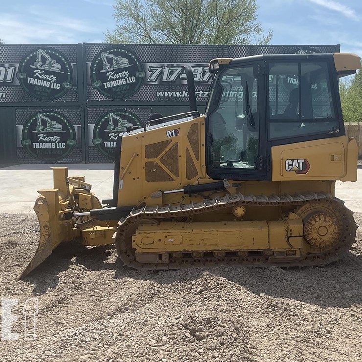 2022 CATERPILLAR D1