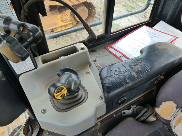 2018-komatsu-d51px-24-image-11