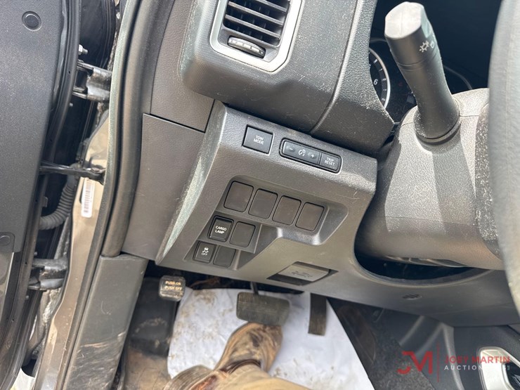2022-nissan-frontier-image-32