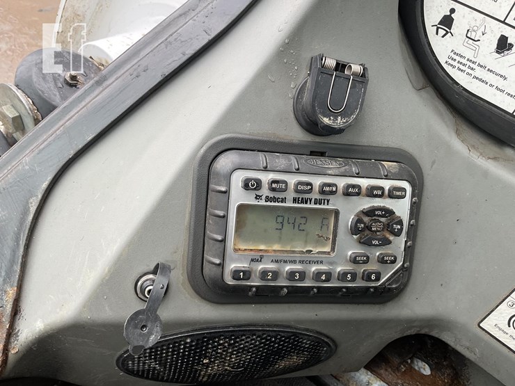 2011-bobcat-s750-image-14