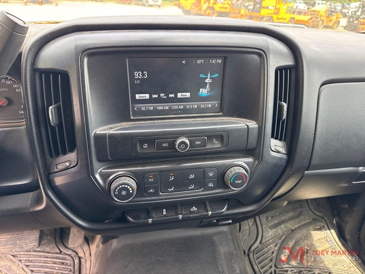 2017-chevrolet-silverado-1500-image-32