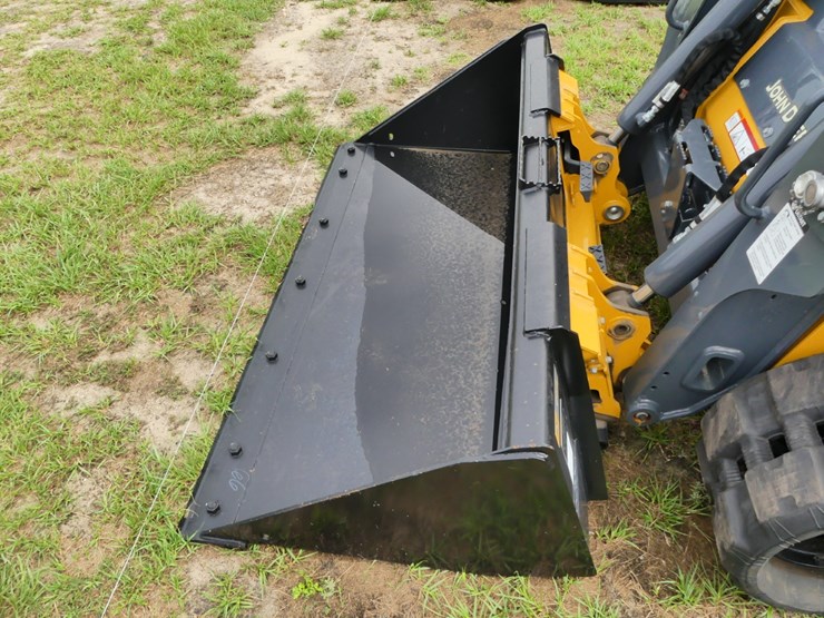 2024-deere-317g-image-11