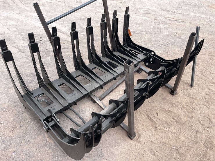 #3119-•-unused-2026-skid-steer-curved-log-grabber-image-3