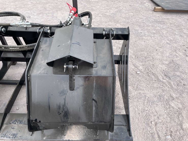 #3117-•-unused-2026-skid-steer-hollow-wood-grabber-image-11