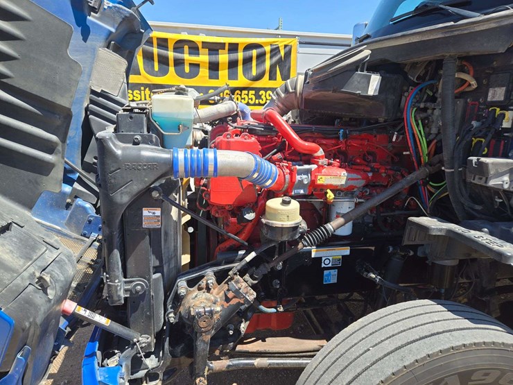 2016-peterbilt-579-image-25
