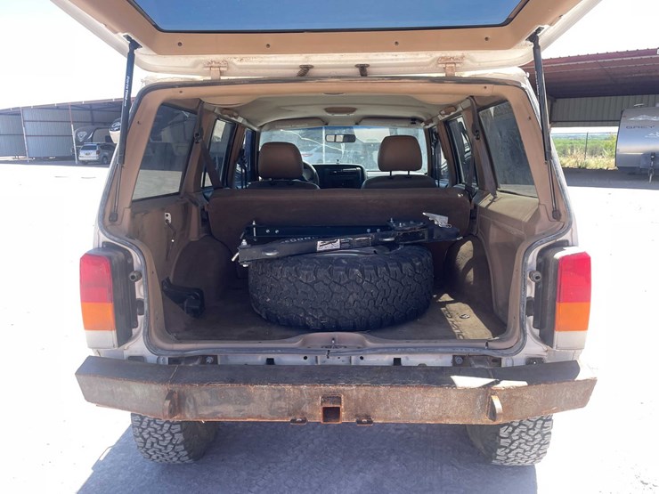 #152-•-2000-jeep-4x4-(has-tx-rebuilt-salvage-title)-image-40